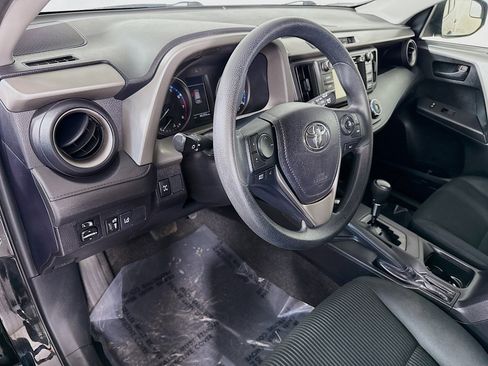 Used 2017 Toyota RAV4 LE image 22