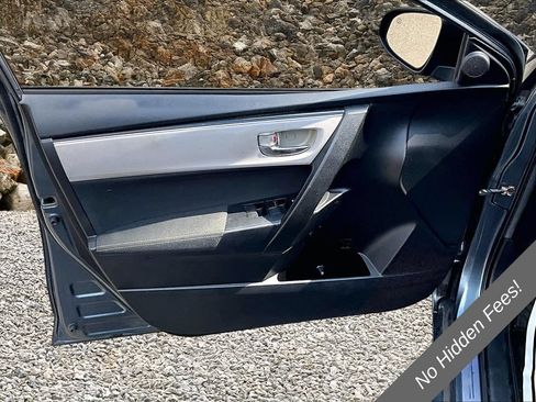 Used 2018 Toyota Corolla LE w/ Body Protection Package FWD image 21