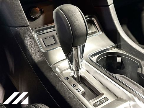 Used 2023 Subaru Ascent Premium w/ Convenience Package image 18