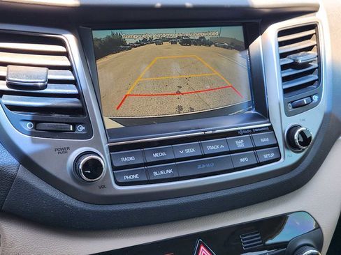 Used 2016 Hyundai Tucson Limited w/ Option Group 03 FWD image 18