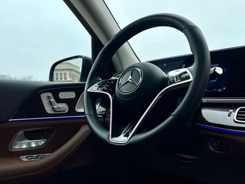Certified 2026 Mercedes-Benz GLS 450 4MATIC image 16