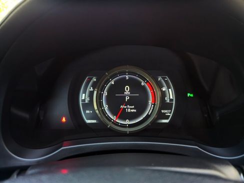 Used 2016 Lexus RC 200t RWD image 18