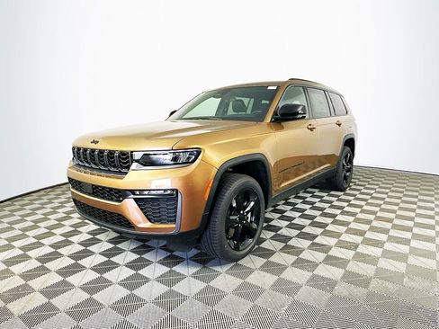 New 2026 Jeep Grand Cherokee L Limited w/ Limited Altitude Package AWD/4WD image 5