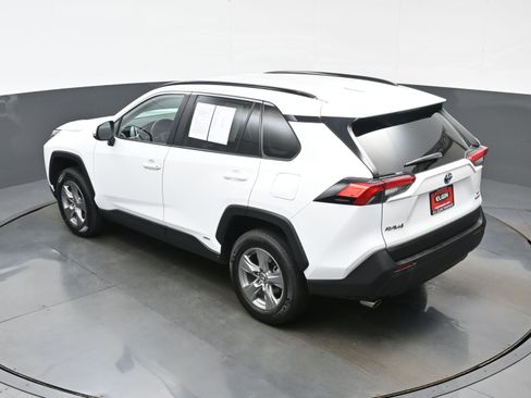 Used 2024 Toyota RAV4 XLE AWD/4WD image 38