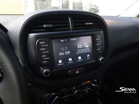 Used 2020 Kia Soul LX image 35