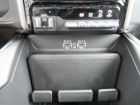 New 2026 RAM 3500 Big Horn AWD/4WD image 24