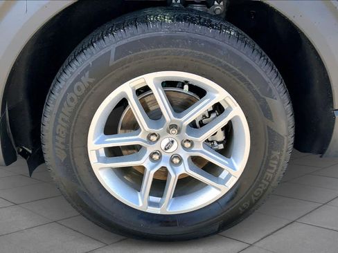 Certified 2025 Ford Explorer Active image 10