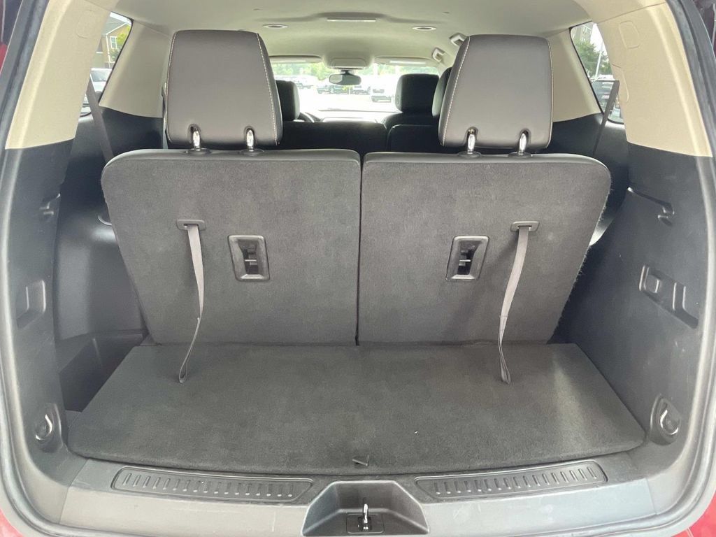 Used 2023 GMC Acadia Denali FWD image 9