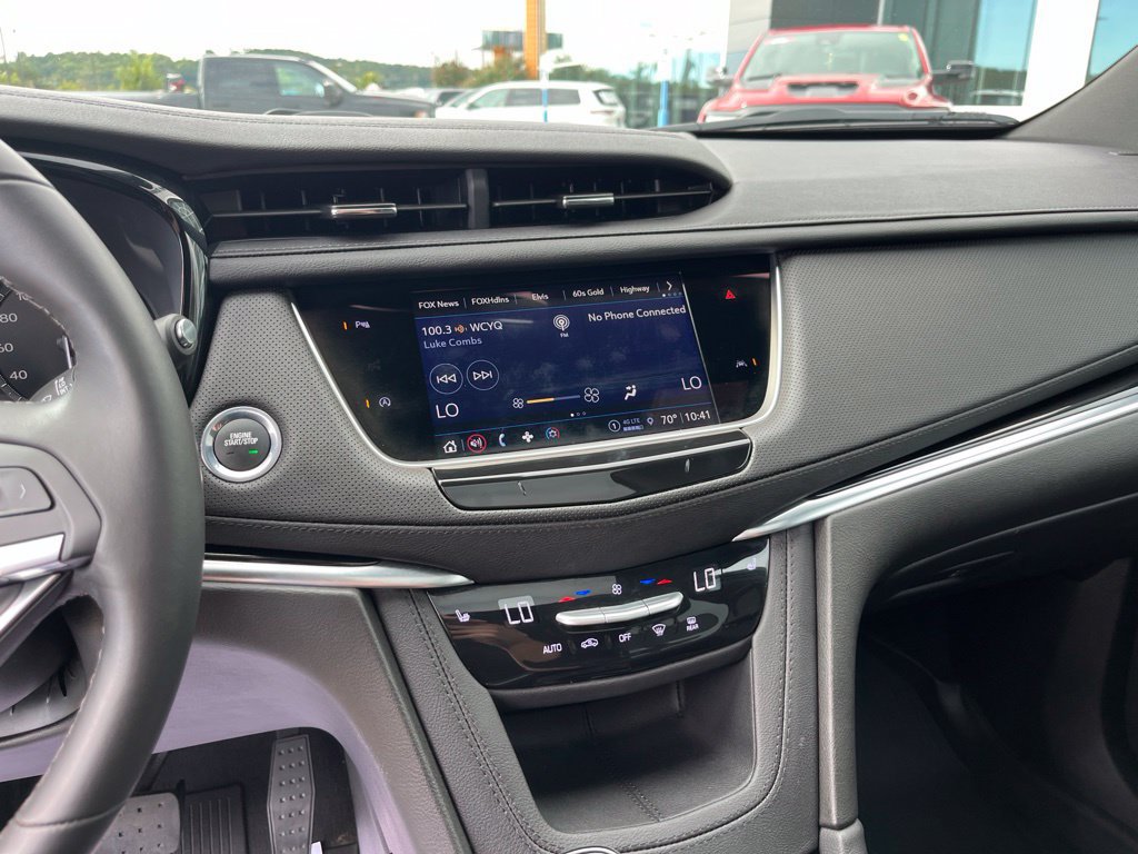 Used 2025 Cadillac XT6 Luxury w/ LPO, Floor Liner Package AWD/4WD image 12