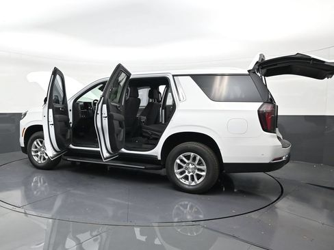 Used 2026 Chevrolet Tahoe LS RWD image 30