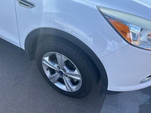 Used 2015 Ford Escape SE image 4