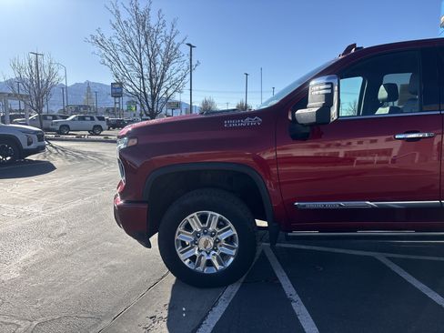 Used 2024 Chevrolet Silverado 3500 High Country w/ High Country Premium Package image 10