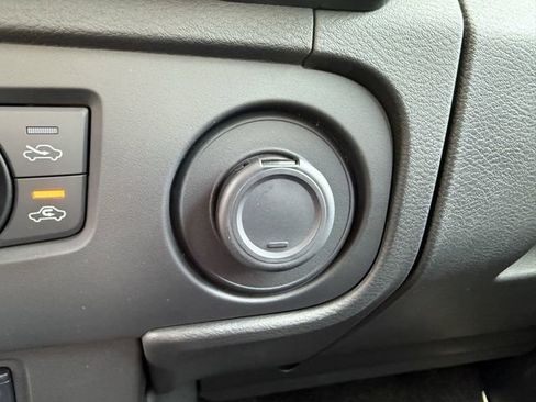 New 2025 Nissan Frontier SV w/ SV Convenience Package RWD image 6