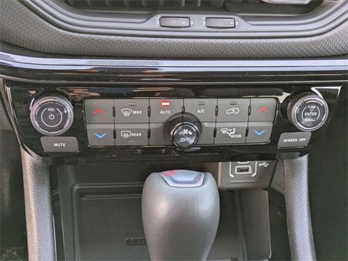 Certified 2026 Jeep Compass Latitude image 21