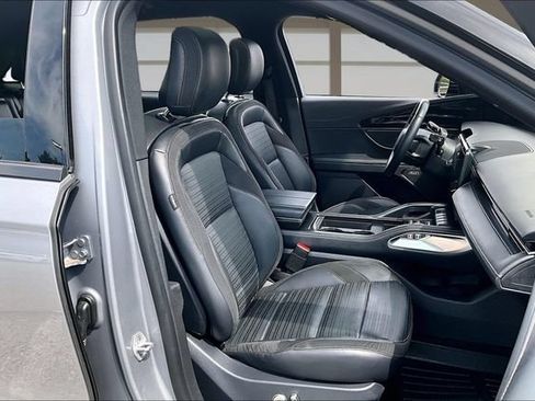Used 2024 Lincoln Nautilus Reserve w/ Equipment Group 202A AWD/4WD image 7