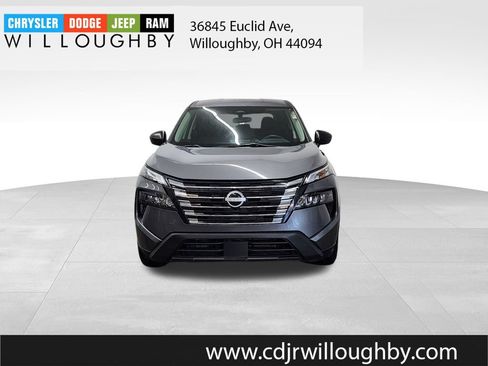 Used 2024 Nissan Rogue S FWD image 2