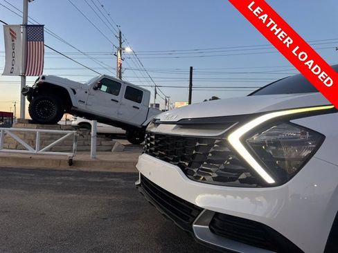 Used 2023 Kia Sportage EX image 14