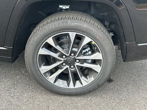 New 2025 Jeep Grand Cherokee L Overland image 18