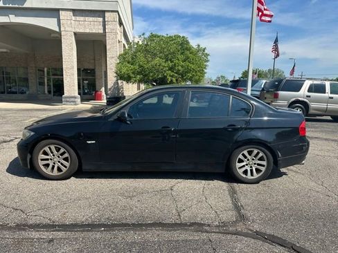 Used 2006 BMW 325i Sedan RWD image 2