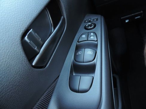 New 2025 Nissan Kicks Play S image 22