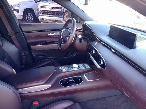 Used 2022 Genesis GV70 2.5T w/ Advanced Package image 7