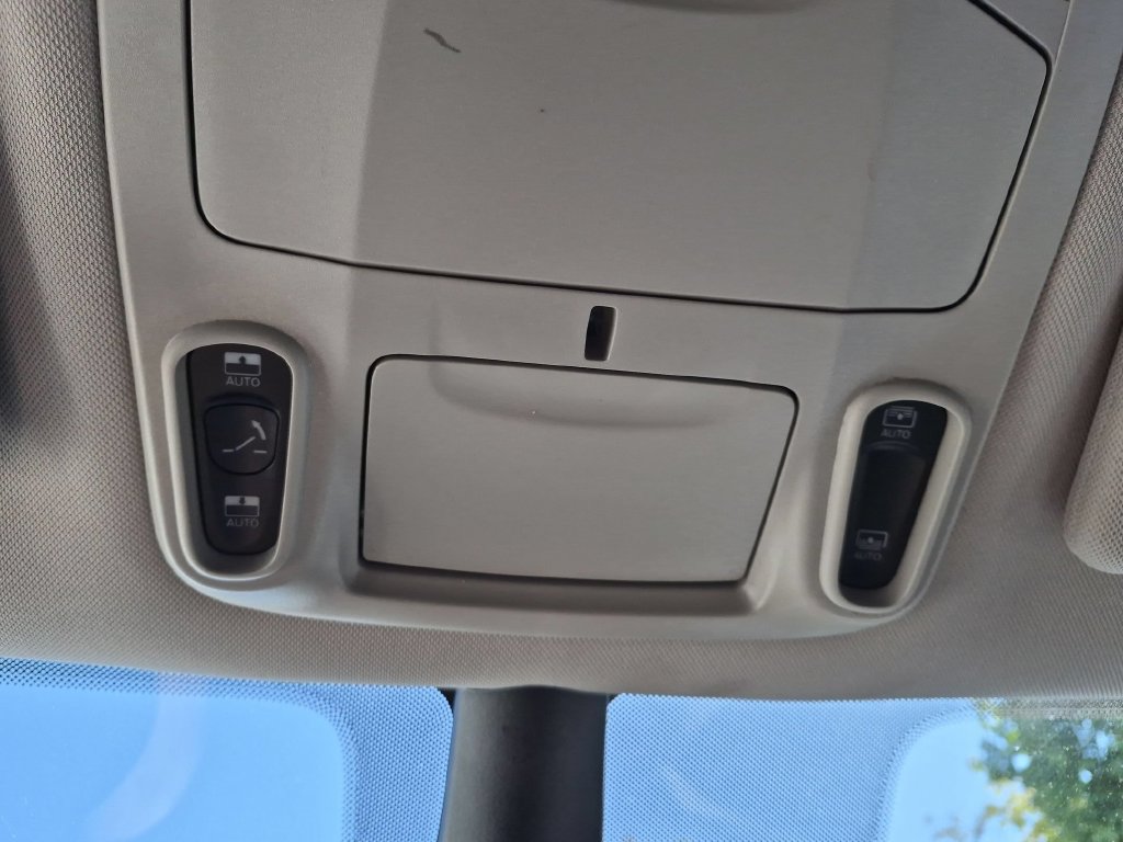 Used 2023 Chrysler Pacifica Touring-L AWD/4WD image 21