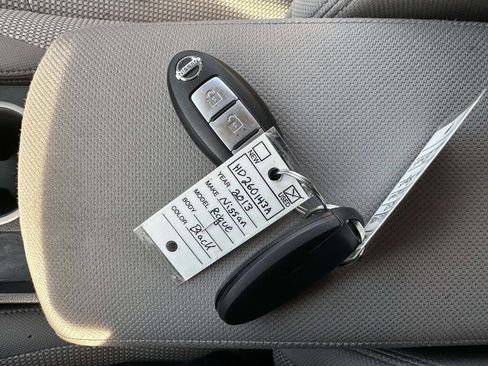 Used 2013 Nissan Rogue SV image 35