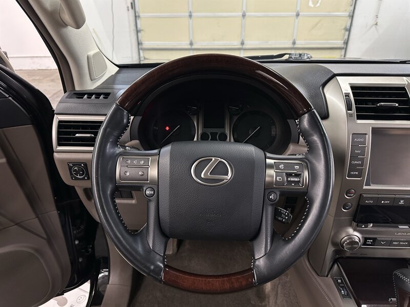 Used 2014 Lexus GX 460 w/ Premium Package AWD/4WD image 18