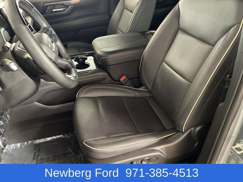 Used 2025 GMC Yukon XL Elevation w/ Elevation Premium Package AWD/4WD image 26