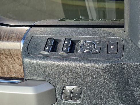 Used 2019 Ford F350 Lariat w/ Lariat Value Package image 28