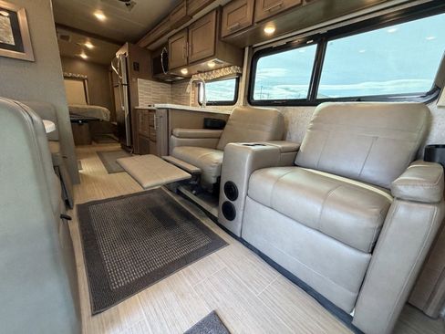 Used 2021 Ford F550 4x4 Regular Cab Super Duty w/ XLT Value Package image 44