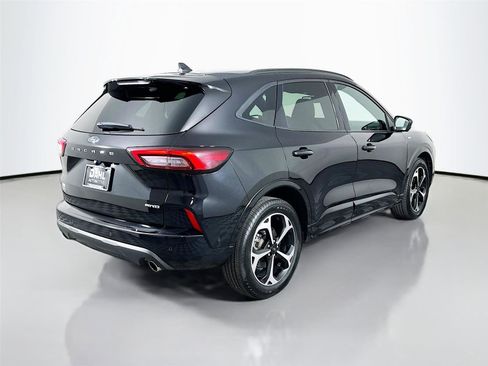 Used 2023 Ford Escape ST-Line Elite w/ Premium Technology Package AWD/4WD image 13