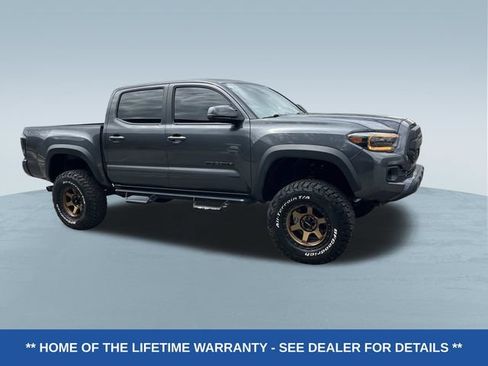 Used 2023 Toyota Tacoma TRD Off-Road w/ Technology Package AWD/4WD image 2