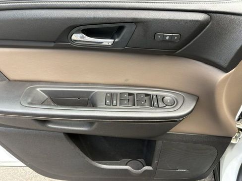 Used 2016 GMC Acadia SLT w/ Open Road Package AWD/4WD image 8