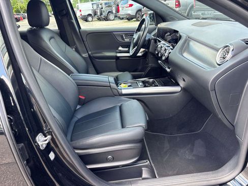 Used 2025 Mercedes-Benz GLA 250 4MATIC image 17