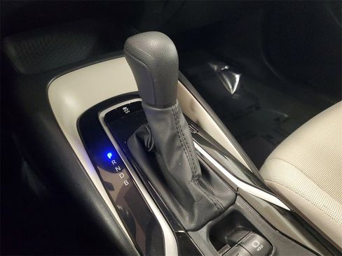 Used 2020 Toyota Corolla LE image 28