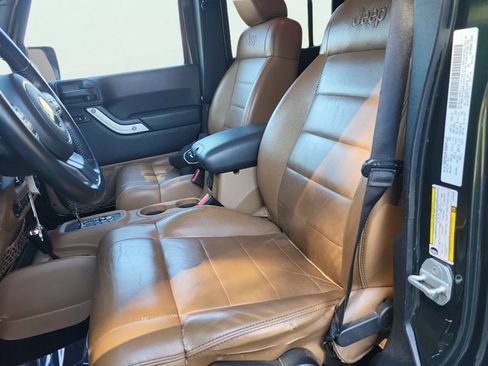 Used 2012 Jeep Wrangler Unlimited Sahara w/ Dual Top Group image 22