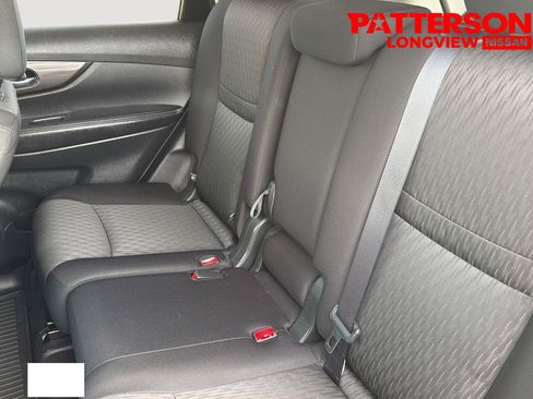 Used 2019 Nissan Rogue SV w/ Premium Package FWD image 21