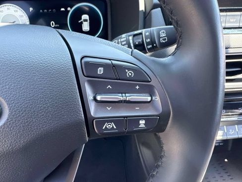 Used 2022 Hyundai Kona Limited AWD/4WD image 24