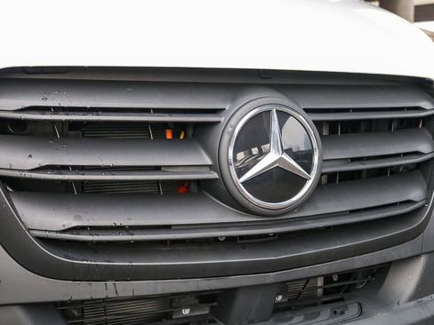 New 2024 Mercedes-Benz eSprinter 170 Cargo image 5