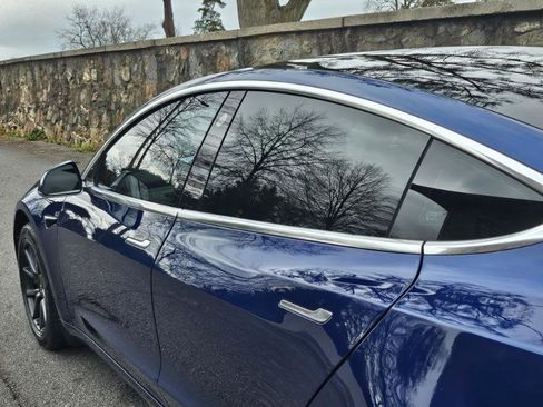 Used 2019 Tesla Model 3 Standard Range Plus image 18