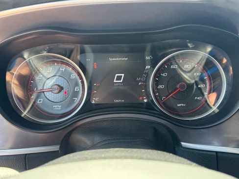 Used 2022 Dodge Charger SXT RWD image 29