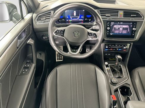 Certified 2022 Volkswagen Tiguan SE R-Line image 21