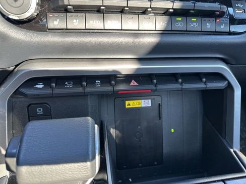 Used 2023 Toyota Sequoia Platinum image 29