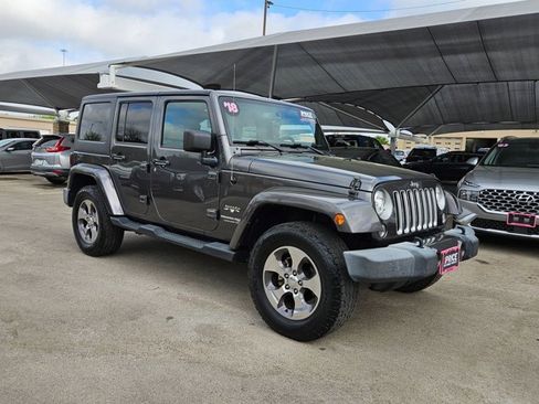 Used 2018 Jeep Wrangler Unlimited Sahara w/ Connectivity Group image 3