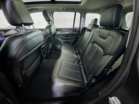 Used 2022 Jeep Grand Cherokee Limited 4xe w/ Luxury Tech Group II AWD/4WD image 30