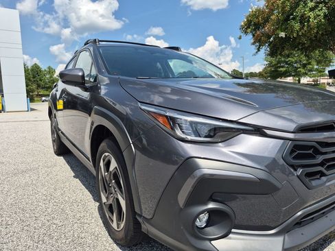 Used 2024 Subaru Crosstrek 2.5i Limited w/ Crosstrek Mirror Package AWD/4WD image 9