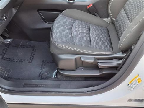 Used 2024 GMC Terrain SLE image 21