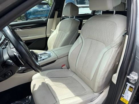 Used 2016 BMW 750i RWD image 16