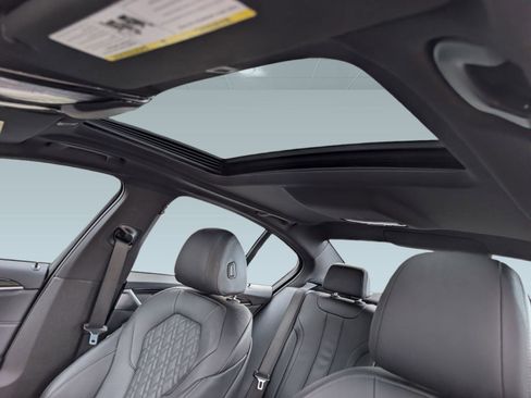 Certified 2023 BMW 530e xDrive w/ Premium Package image 15